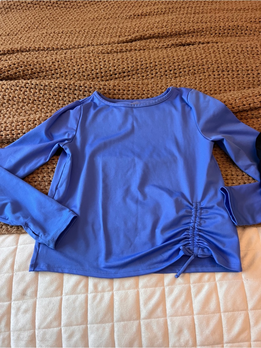 Athletic Works Girls' Long Sleeve Ruched Side Active Tee in Periwinkle Blue